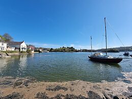 Cosy House in Eigionfa