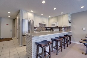 Pet Friendly, Beautifully Remodeled with Mountain Views - SB204 by Red