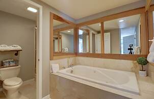 Pet Friendly, Beautifully Remodeled with Mountain Views - SB204 by Red