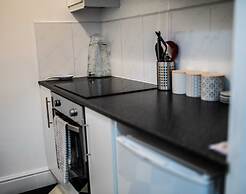 Rose Apartment 2-bed Town Centre Apartment in Ayr