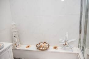 Rose Apartment 2-bed Town Centre Apartment in Ayr