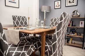 Rose Apartment 2-bed Town Centre Apartment in Ayr