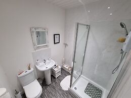 Rose Apartment 2-bed Town Centre Apartment in Ayr