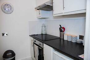 Rose Apartment 2-bed Town Centre Apartment in Ayr