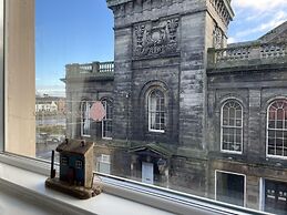 Rose Apartment 2-bed Town Centre Apartment in Ayr