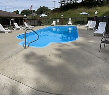 The Tompkinsville Inn