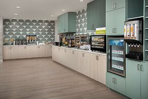 Home2 Suites by Hilton Miami Airport South Blue Lagoon