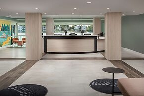 Home2 Suites by Hilton Miami Airport South Blue Lagoon