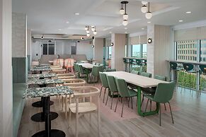 Home2 Suites by Hilton Miami Airport South Blue Lagoon