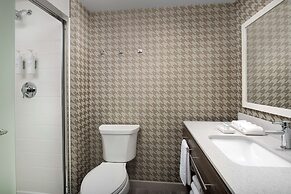 Home2 Suites by Hilton Miami Airport South Blue Lagoon