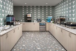 Home2 Suites by Hilton Miami Airport South Blue Lagoon