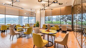 Holiday Inn One Thousand Island Lake by IHG