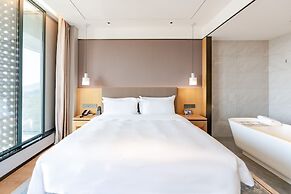 Holiday Inn One Thousand Island Lake by IHG