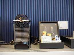 Anona Beachfront Phuket Resort