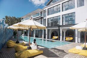 Anona Beachfront Phuket Resort