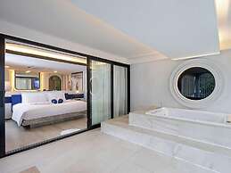 Anona Beachfront Phuket Resort