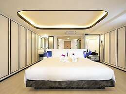 Anona Beachfront Phuket Resort