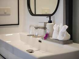 Anona Beachfront Phuket Resort