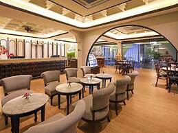 Anona Beachfront Phuket Resort