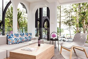 Anona Beachfront Phuket Resort