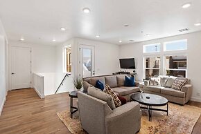 Coral Canyon Entourage by RedAwning