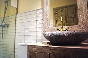 La Bodega Suites