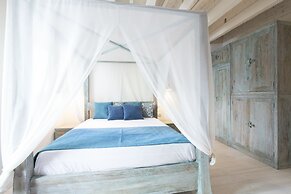 La Bodega Suites