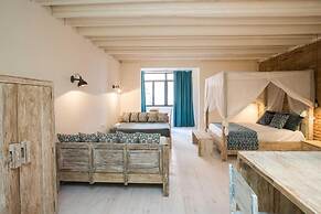 La Bodega Suites