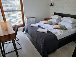 Apartment Grzybowska Warsaw by Renters
