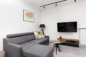 Apartment Grzybowska Warsaw by Renters