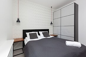 Apartment Grzybowska Warsaw by Renters