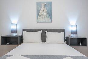 Athens Bright Suite by Cloudkeys