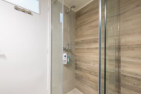 Athens Bright Suite by Cloudkeys