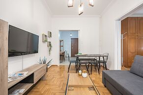 Athens Bright Suite by Cloudkeys