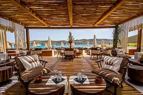 Panormos Bay Suites