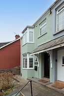 Ivydene - Beautiful Cottage Stone Throw From Beach Wonderful Sea Views
