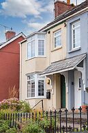 Ivydene - Beautiful Cottage Stone Throw From Beach Wonderful Sea Views