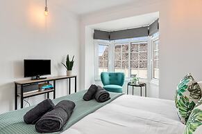 Ivydene - Beautiful Cottage Stone Throw From Beach Wonderful Sea Views