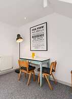 The Little House, Boutique Home Near the sea