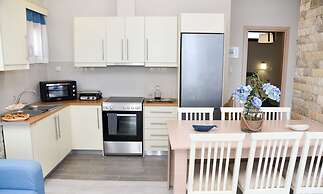 Aurora Luxury Retreat - Beachfront & Private Pool