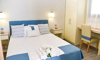 Aurora Luxury Retreat - Beachfront & Private Pool