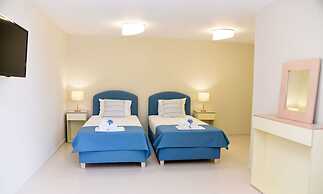 Aurora Luxury Retreat - Beachfront & Private Pool