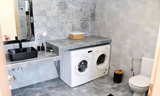 Aurora Luxury Retreat - Beachfront & Private Pool