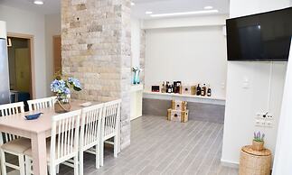 Aurora Luxury Retreat - Beachfront & Private Pool