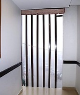 Taj Hotel And Restaurant