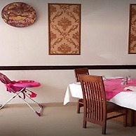 Taj Hotel And Restaurant