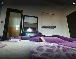 Taj Hotel And Restaurant