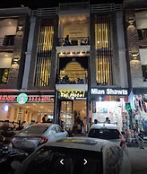 Taj Hotel And Restaurant