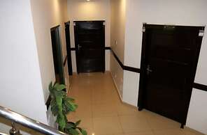 Taj Hotel And Restaurant