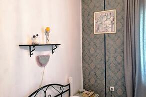 Cozy Home With Private Garden